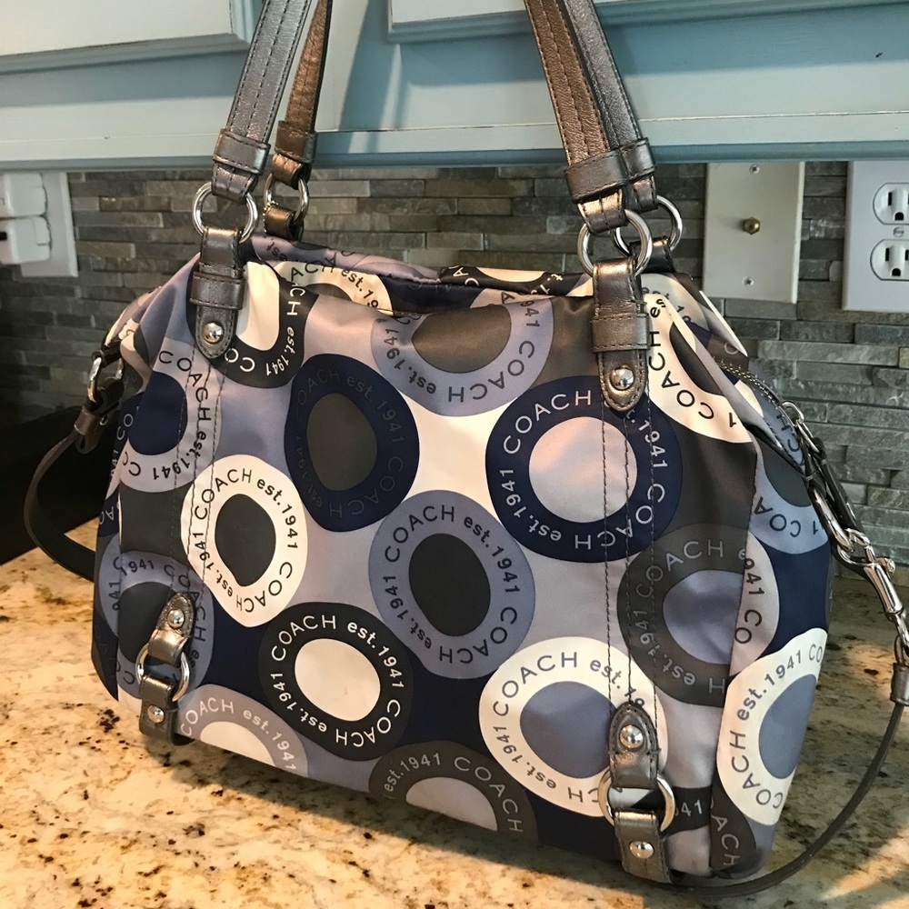 Very good used condition COACH medium handbag
